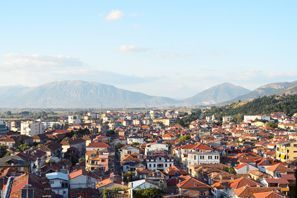 Коли под наем Корка, Албания