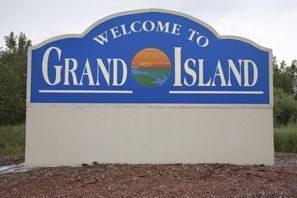 Sewa mobil Grand Island, NE, USA