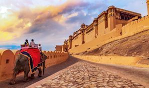 Menyewa kereta di Jaipur, India