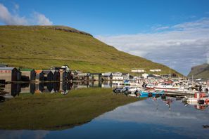 Menyewa kereta di Sorvagur, Kepulauan Faroe